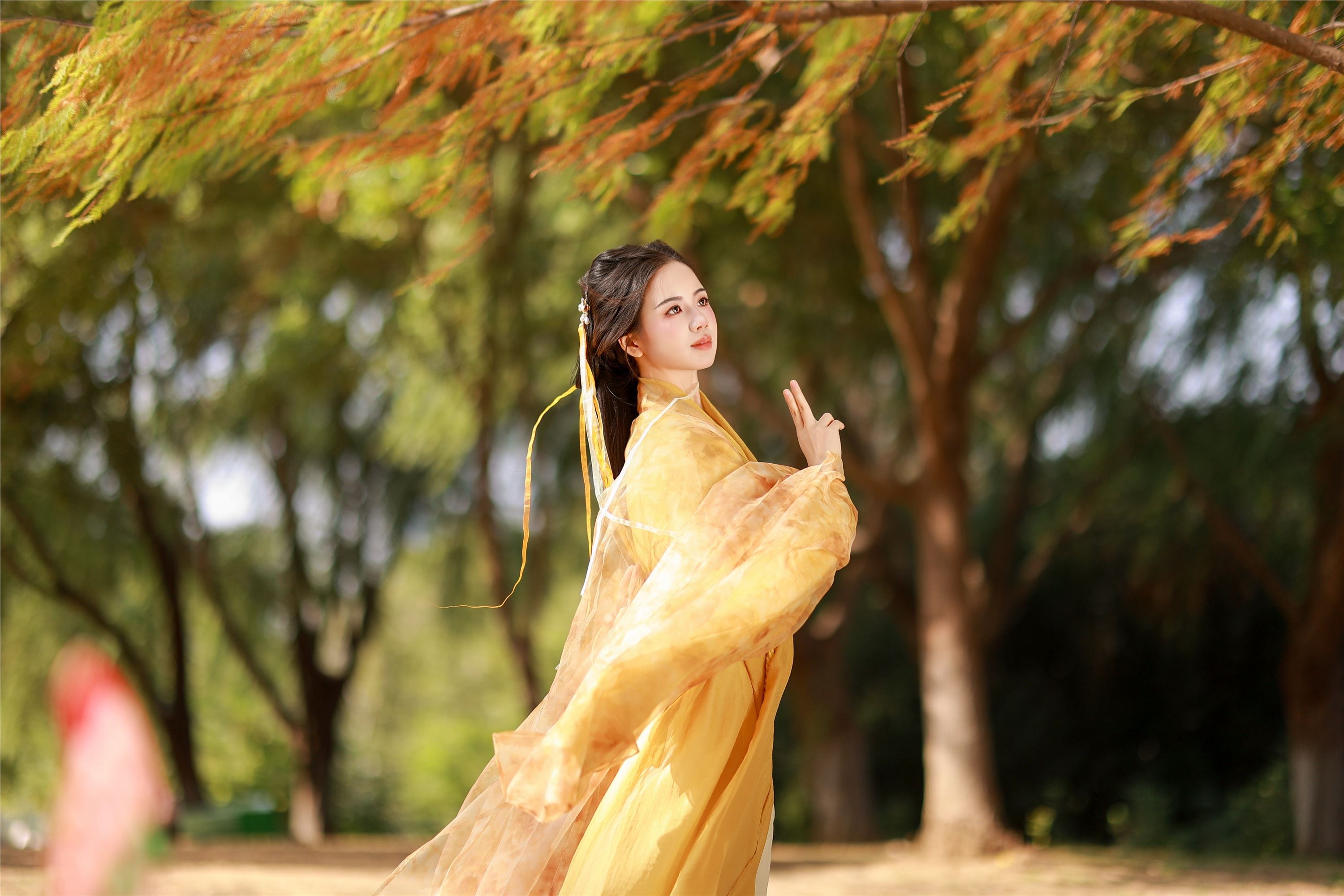 YITUYU艺图语 2025.01.26 黄衫女子 小杜同学